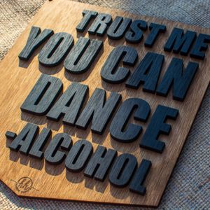 Decor Personalizat din lemn HH627 Petrecere catre Ringul de Dans - Alb, 36 L x 37 H (cm)