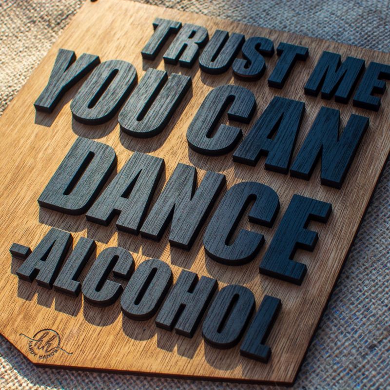 Casa si Gradina - Decoratiuni - Decoratiuni petrecere - Accesorii pentru petrecere - Decor Personalizat din lemn HH627 Petrecere catre Ringul de Dans - Alb, 36 L x 37 H (cm) - Infinity.ro