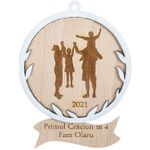Casa si Gradina - Decoratiuni - Decoratiuni de sezon - Glob de Craciun Personalizat Familie HH896 din Lemn Model Primul Craciun in 4 - Infinity.ro
