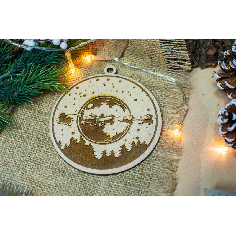 Casa si Gradina - Decoratiuni - Decoratiuni de sezon - Glob de Craciun HH911 din Lemn Model Sania lui Mos Craciun - Infinity.ro