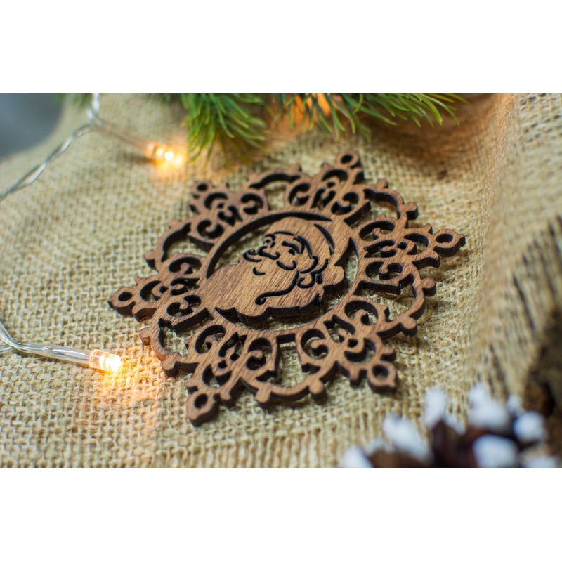 Casa si Gradina - Decoratiuni - Decoratiuni de sezon - Glob de Craciun HH914 din Lemn Model Mos Craciun - Infinity.ro