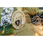 Casa si Gradina - Decoratiuni - Decoratiuni de sezon - Glob de Craciun Personalizat Cuplu Familie HH910 din Lemn Model Primul Craciun ca sot si sotie Mrs Mr - Infinity.ro