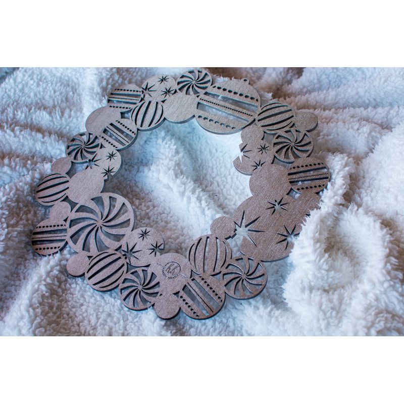 Casa si Gradina - Decoratiuni - Decoratiuni de sezon - Decor perete usa de Craciun HH853 din lemn Model Globuri de Craciun - Auriu - Infinity.ro