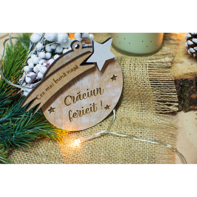 Casa si Gradina - Decoratiuni - Decoratiuni de sezon - Glob de Craciun Personalizabil HH886 din Lemn Model Stea cu mesaj Craciun Fericit pentru cea mai buna persoana - Infinity.ro