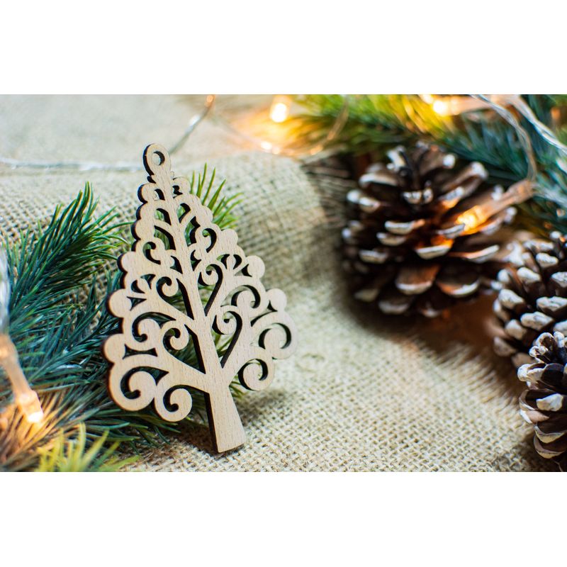 Casa si Gradina - Decoratiuni - Decoratiuni de sezon - Set 5 globuri de Craciun HH879 din Lemn Model Traditional de Craciun - Infinity.ro