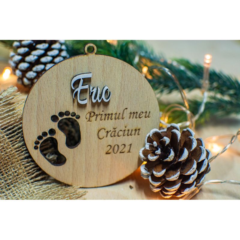 Casa si Gradina - Decoratiuni - Decoratiuni de sezon - Glob de Craciun Personalizat Bebelus Copil HH897 din Lemn Model Primul meu Craciun - Infinity.ro