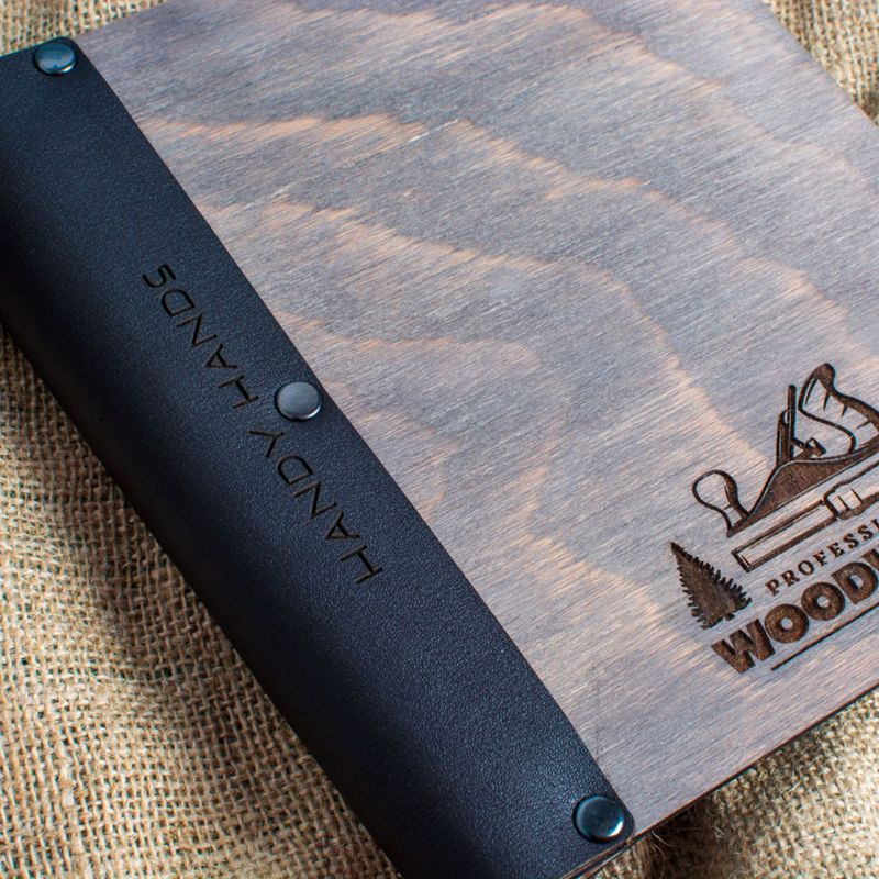 Carti si Birotica - Papetarie - Agende si calendare - Agende si carnete - Agenda Premium din lemn HH934 cu margine de Piele Personalizata dimensiune A5 17.3x21 cm - Infinity.ro