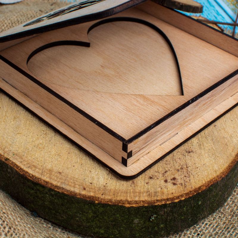 Fashion, accesorii si bijuterii - Femei - Bijuterii femei - Cutii bijuterii - Cutie Verighete Personalizata HH1565 din Lemn 15x15 cm - Infinity.ro