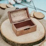 Fashion, accesorii si bijuterii - Femei - Bijuterii femei - Cutii bijuterii - Cutie din lemn Dreptunghiulara HH982 Personalizata cu Accesoriu de Inchidere 9x5.5 cm - Infinity.ro