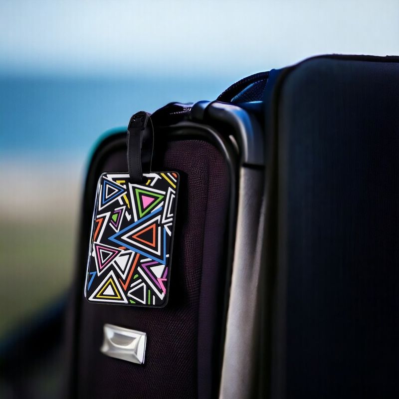 Sport si Outdoor - Articole de voiaj - Accesorii articole de voiaj - Eticheta pentru identificare bagaje Crisalida, 6,5 x 10 cm, Triunghiuri multicolor - Infinity.ro