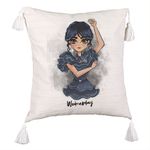 Casa si Gradina - Textile si covoare - Perne si pilote - Perne decorative - Perna Decorativa cu Franjuri, Model Wednesday Addams Dancing Hands 2, 45x45 cm, Ecru, Cu fermoar - Infinity.ro