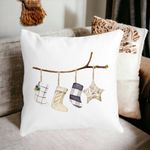 Casa si Gradina - Textile si covoare - Perne si pilote - Perne decorative - Perna Decorativa cu tematica de Craciun, 10, 40x40 cm, Alb mat, Husa Detasabila, Burduf - Infinity.ro