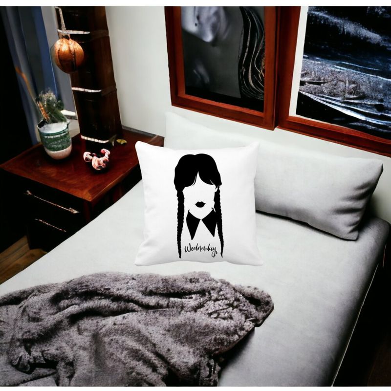 Casa si Gradina - Textile si covoare - Perne si pilote - Perne decorative - Perna Decorativa Wednesday Addams 2,40x40 cm, Alb mat, Husa Detasabila, Burduf - Infinity.ro