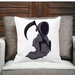 Casa si Gradina - Textile si covoare - Perne si pilote - Perne decorative - Perna Decorativa cu motiv Fantoma de Halloween 3, 40x40 cm, Alb mat, Husa Detasabila, Burduf - Infinity.ro
