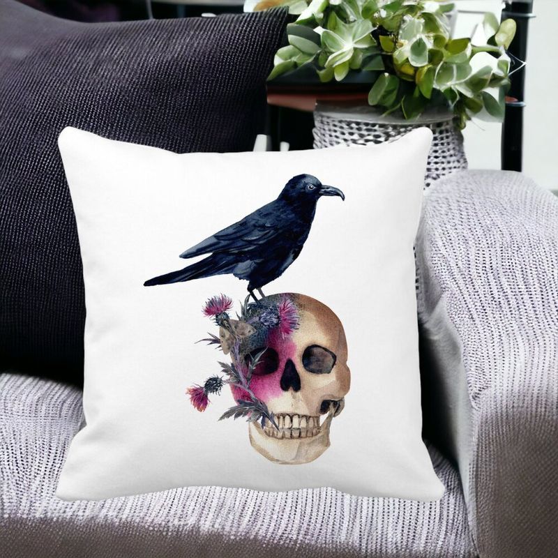 Casa si Gradina - Textile si covoare - Perne si pilote - Perne decorative - Perna Decorativa cu motiv Craniu si Cioara de Halloween, 40x40 cm, Alb mat, Husa Detasabila, Burduf - Infinity.ro