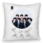 Casa si Gradina - Textile si covoare - Perne si pilote - Perne decorative - Perna Decorativa Fluffy BTS Army in Costum cu Semnaturi, 40x40 cm, Husa Detasabila, Burduf - Infinity.ro