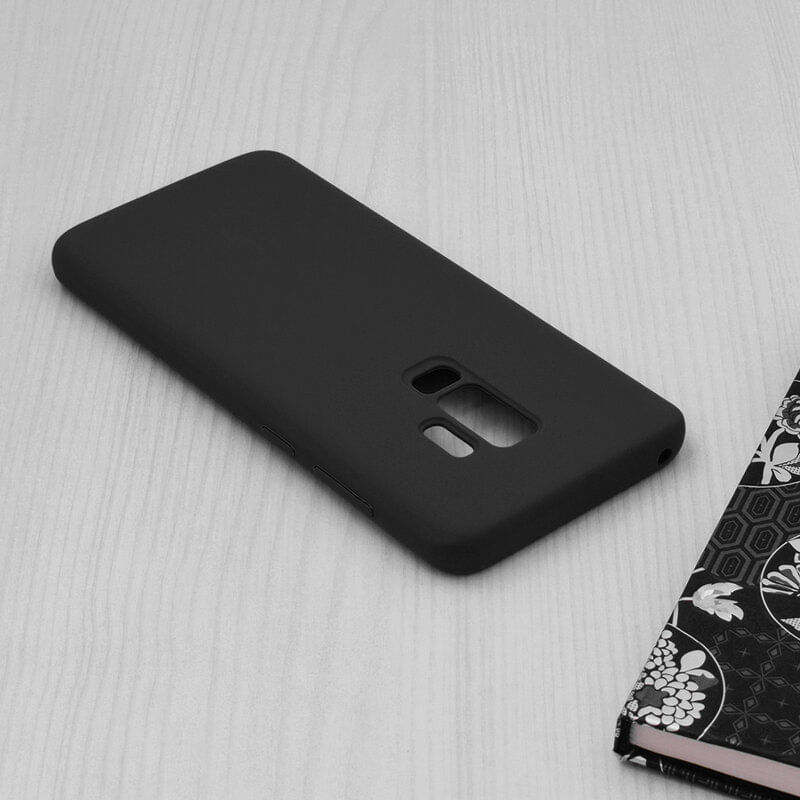 Laptop, Telefoane si Tablete - Telefoane mobile si accesorii - Accesorii Telefoane - Huse telefoane - Protejeaza-ti Samsung Galaxy S9 Plus cu aceasta husa din silicon moale, culoare Negru - Infinity.ro