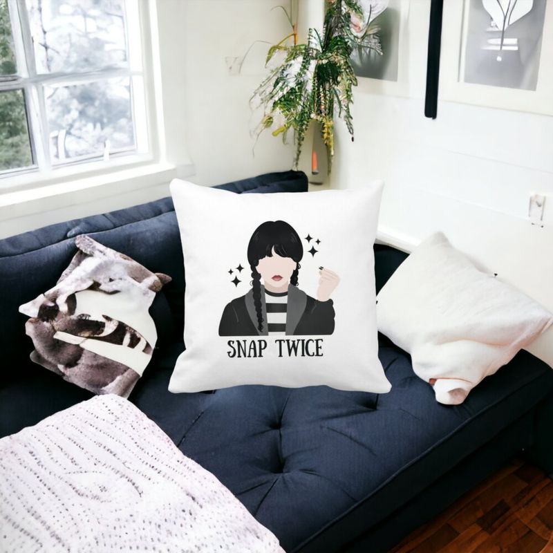 Casa si Gradina - Textile si covoare - Perne si pilote - Perne decorative - Perna Decorativa Wednesday Addams 6,40x40 cm, Alb mat, Husa Detasabila, Burduf - Infinity.ro