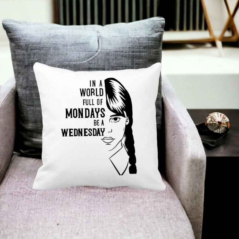 Casa si Gradina - Textile si covoare - Perne si pilote - Perne decorative - Perna Decorativa Wednesday Addams si Text, 40x40 cm, Alb mat, Husa Detasabila, Burduf - Infinity.ro
