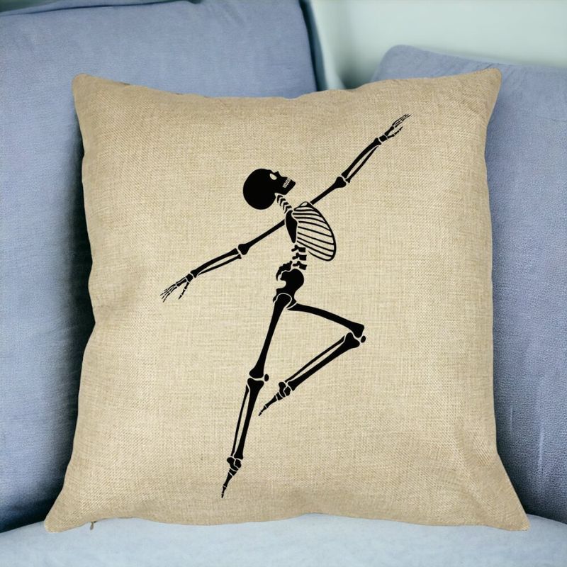 Casa si Gradina - Textile si covoare - Perne si pilote - Perne decorative - Perna Decorativa cu motiv Sechelet de Halloween 3, 40x40 cm, Husa Detasabila, Burduf - Infinity.ro