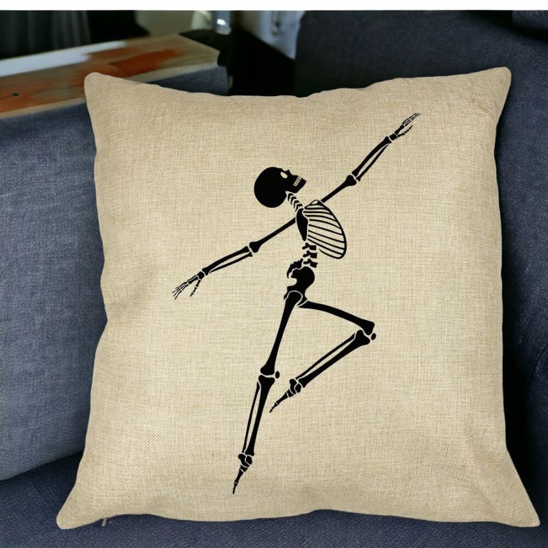 Casa si Gradina - Textile si covoare - Perne si pilote - Perne decorative - Perna Decorativa cu motiv Sechelet de Halloween 3, 40x40 cm, Husa Detasabila, Burduf - Infinity.ro