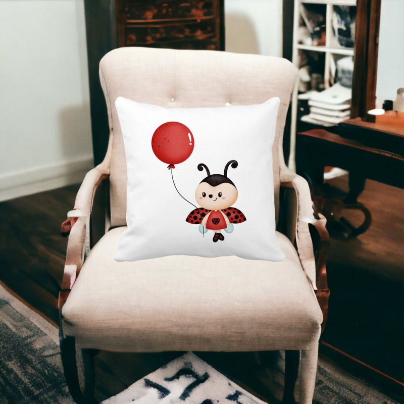 Casa si Gradina - Textile si covoare - Perne si pilote - Perne decorative - Perna Decorativa Buburuza cu Balon, 40x40 cm, Alb mat, Husa Detasabila, Burduf - Infinity.ro