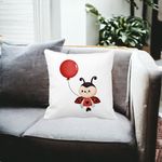Casa si Gradina - Textile si covoare - Perne si pilote - Perne decorative - Perna Decorativa Buburuza cu Balon, 40x40 cm, Alb mat, Husa Detasabila, Burduf - Infinity.ro