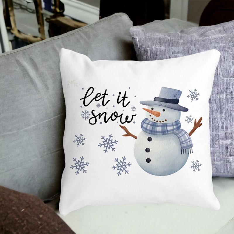 Casa si Gradina - Textile si covoare - Perne si pilote - Perne decorative - Perna Decorativa de Craciun Om de Zapada si Text, 40x40 cm, Alb mat, Husa Detasabila, Burduf - Infinity.ro