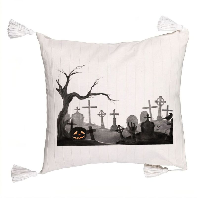 Casa si Gradina - Textile si covoare - Perne si pilote - Perne decorative - Perna Decorativa cu Franjuri cu motiv Cimitir de Halloween, 45x45 cm, Ecru, Cu fermoar - Infinity.ro