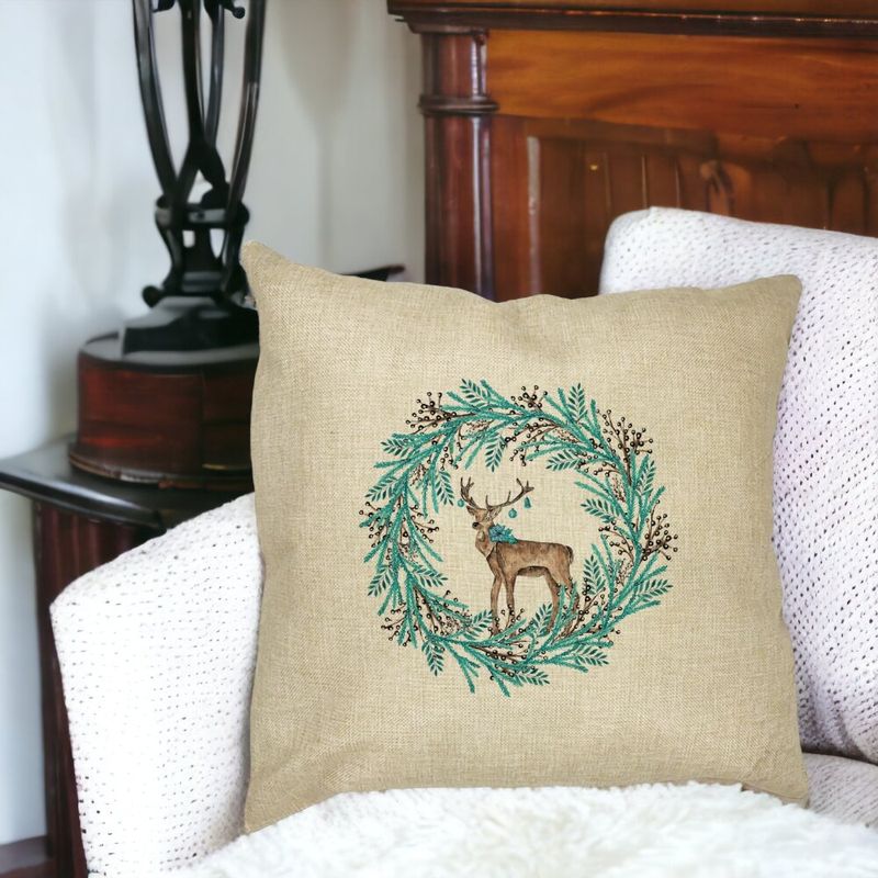 Casa si Gradina - Textile si covoare - Perne si pilote - Perne decorative - Perna Decorativa Coronita de Craciun si REN, 40x40 cm, Husa Detasabila, Burduf - Infinity.ro