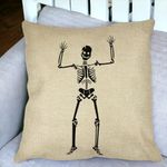 Casa si Gradina - Textile si covoare - Perne si pilote - Perne decorative - Perna Decorativa cu motiv Sechelet de Halloween 1, 40x40 cm, Husa Detasabila, Burduf - Infinity.ro