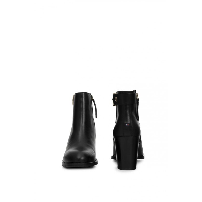 Fashion, accesorii si bijuterii - Femei - Incaltaminte femei - Cizme femei - Ghete Tommy Hilfiger TFW0FW01958 39 EU Negru - Infinity.ro