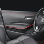 Auto si Moto - Piese auto si accesorii - Piese auto - Tuning - Banda decorativa pentru interiorul vehiculului, lungime 2m, din piele ecologica, culoare Neagra + cusatura Rosie - Infinity.ro