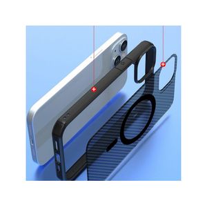 Husa de telefon pentru Apple iPhone 15 Plus, model Carbon MagSafe, negru si gri