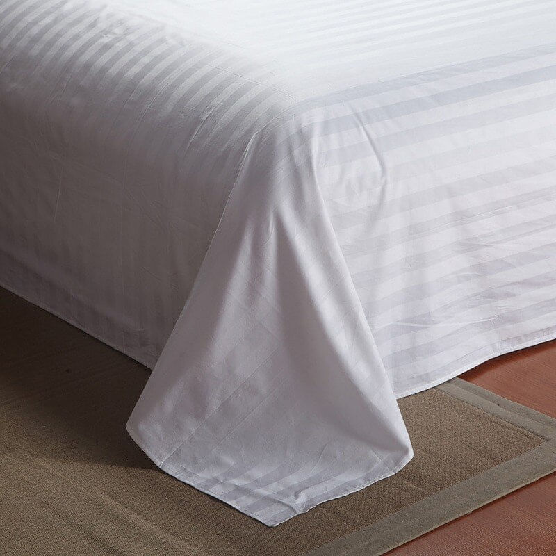 Casa si Gradina - Textile si covoare - Lenjerii de pat - Cearceafuri de pat - Cearsaf de pat Kotonia Home Hotel Damasc Saten cu dungi 1 cm, 100% bumbac, Alb, 240x260 cm - Infinity.ro