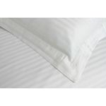 Casa si Gradina - Textile si covoare - Lenjerii de pat - Fete de perna - Set 2 fete perna Kotonia Home Hotel - Damasc cu dungi de 1 cm cu rame decorative Oxford, 100% bumbac, 50x70 cm, Alb - Infinity.ro