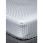 Casa si Gradina - Textile si covoare - Lenjerii de pat - Protectie saltea - Husa cu elastic pentru pat Kotonia Home Damasc Saten cu dungi late de 1cm, 100% bumbac, Alb, 100x200+20 cm - Infinity.ro