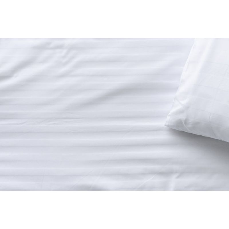 Casa si Gradina - Textile si covoare - Lenjerii de pat - Cearceafuri de pat - Cearsaf de pat Kotonia Home Hotel Damasc cu dungi subtiri, 100% bumbac, Alb, 240x260 cm - Infinity.ro