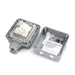 Casa si Gradina/Electrice/Tablouri electrice/Accesorii tablouri electrice - Priza simpla exterior INNOVIX, Model Standard European, 250V/16A, IP66, rezistenta la apa si praf, gri cu intrerupator - Infinity.ro