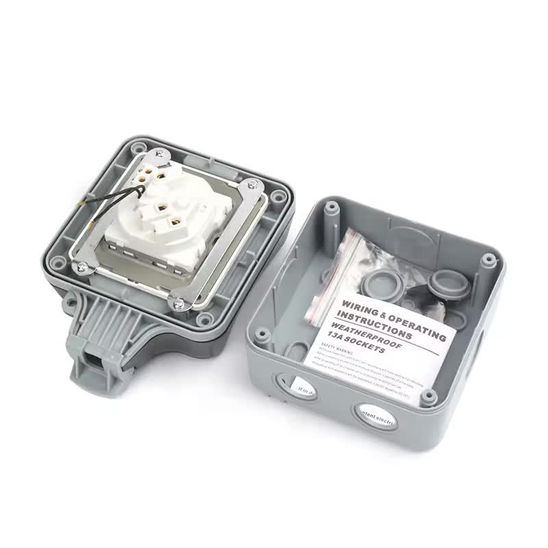 Casa si Gradina/Electrice/Tablouri electrice/Accesorii tablouri electrice - Priza simpla exterior INNOVIX, Model Standard European, 250V/16A, IP66, rezistenta la apa si praf, gri cu intrerupator - Infinity.ro