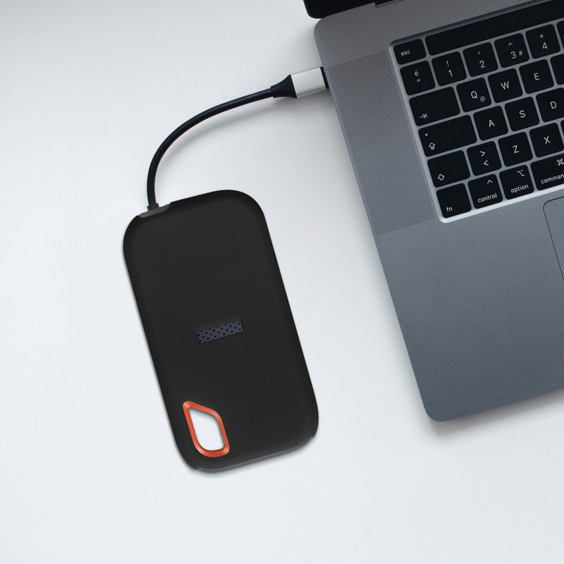 PC, gaming si accesorii - Periferice PC - Accesorii hard disk-uri externe - Husa de protectie Kwmobile pentru SanDisk E61 SSD, Negru, Silicon, KWM000025FO001C - Infinity.ro