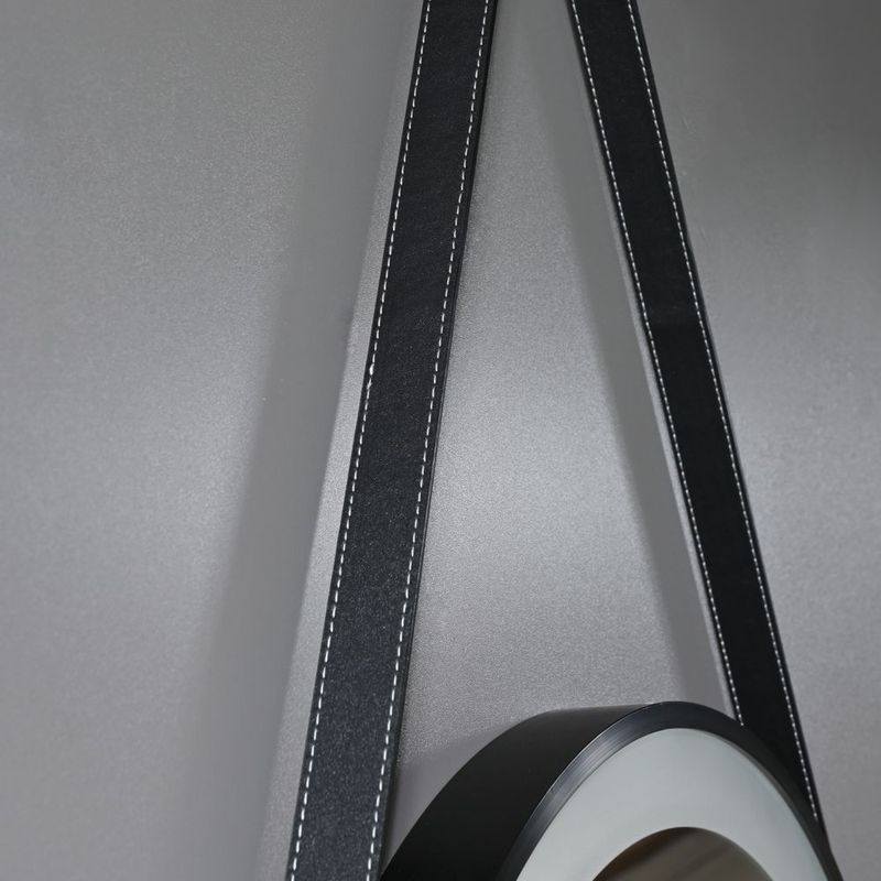 Casa si Gradina - Mobilier - Mobilier baie - Oglinzi baie - Oglinda rotunda cu led si buton touch, cu rama neagra din aluminiu, chinga din piele ecologica, diametru 60cm - Infinity.ro