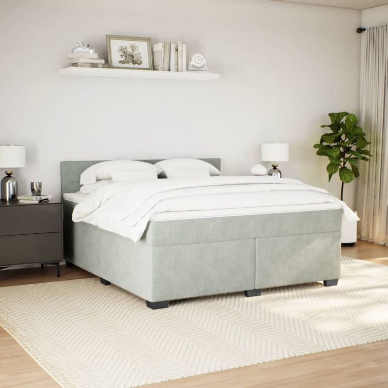 Casa si Gradina - Mobilier - Paturi si accesorii - Paturi - Pat box spring cu saltea, gri deschis, 180x200 cm, catifea - Infinity.ro