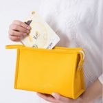 Ingrijire personala si Cosmetice - Machiaj - Portfarduri si genti cosmetice - Set 3 x genti organizare cosmetice pentru calatorie sau voiaj, 3 forme diferite, din PU, rezistente la apa, Galben - Infinity.ro