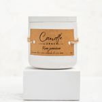 Casa si Gradina - Decoratiuni - Aromaterapie si lumanari - Lumanari si candele - Lumanare parfumata handmade din ceara naturala de soia 100%, aroma Rom Jamaican, Recipient ceramic alb, 150 g - Infinity.ro