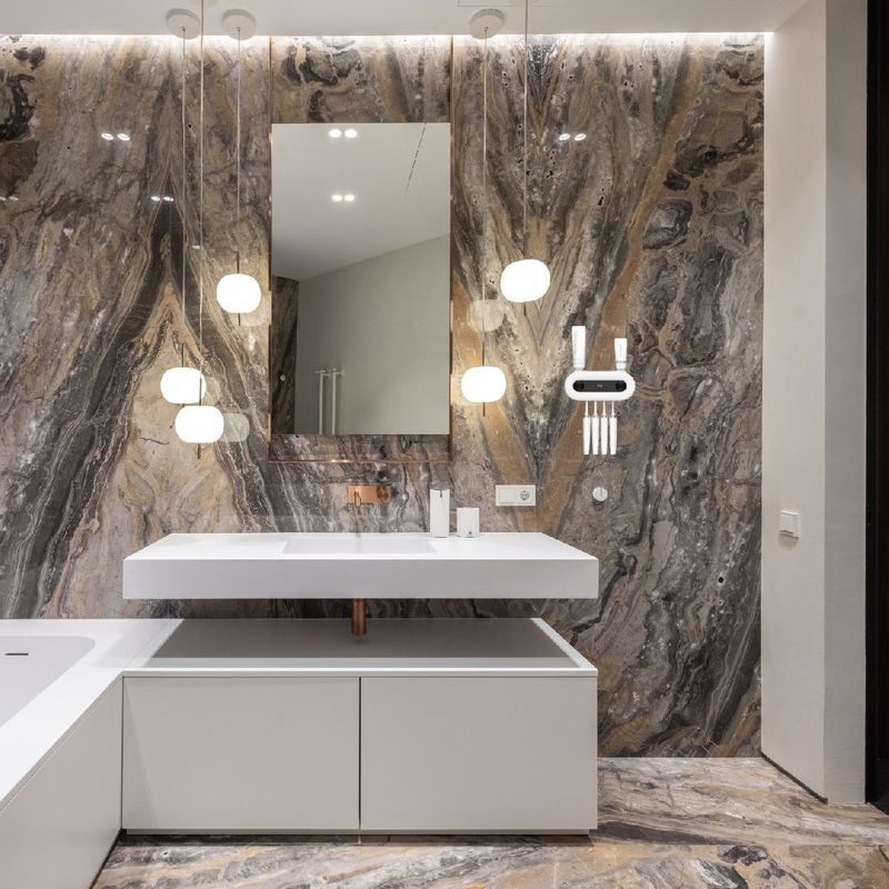 Ingrijire personala si Cosmetice - Igiena dentara - Rezerve si accesorii - Suport Inteligent cu Sterilizare UVC Smart Periute de Dinti, SELERIS®, 2 Paste, 4 Periute, USB, 4 persoane, Alb - Infinity.ro