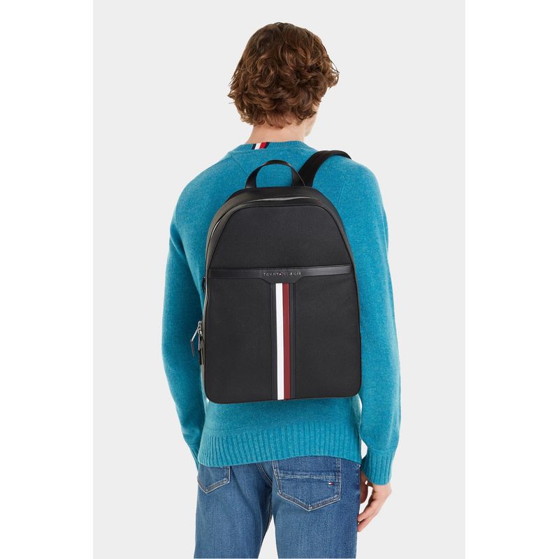 Fashion, accesorii si bijuterii - Barbati - Accesorii barbati - Genti si rucsacuri barbati - Rucsac Tommy Hilfiger Coated Canvas AM0AM11533 Negru 40.5 x 31.5 x 15.5 cm - Infinity.ro