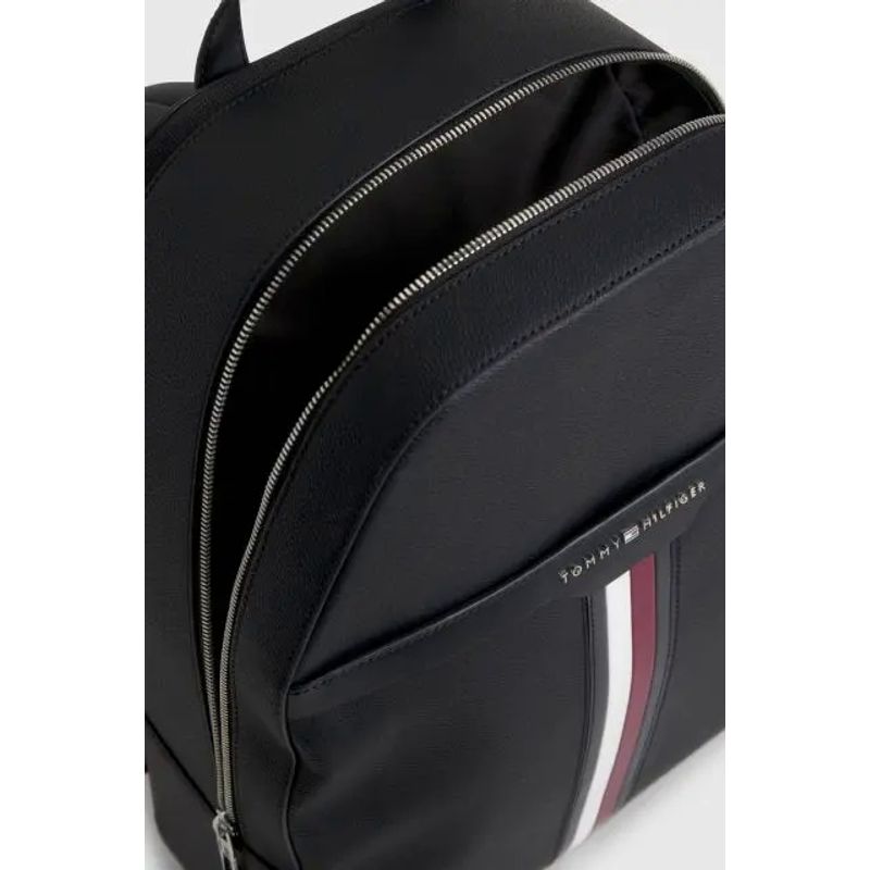 Fashion, accesorii si bijuterii - Barbati - Accesorii barbati - Genti si rucsacuri barbati - Rucsac Tommy Hilfiger Coated Canvas AM0AM11533 Negru 40.5 x 31.5 x 15.5 cm - Infinity.ro