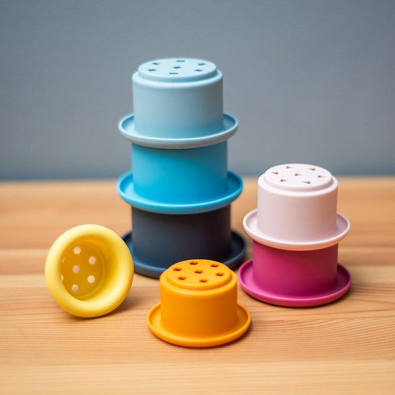 Jucarii, Copii si Bebe - Jucarii si jocuri - Jucarii bebelusi - Jucarii interactive bebelusi - Set cupe de stivuit din silicon - Infinity.ro
