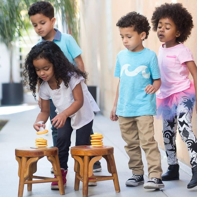 Jucarii, Copii si Bebe - Jucarii si jocuri - Jucarii & jocuri educative - Jucarii interactive - Joc stafeta - Intrecerea clatitelor - Infinity.ro